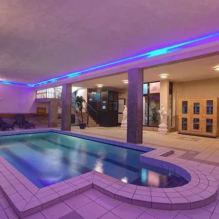 Canifor Hotel 4*