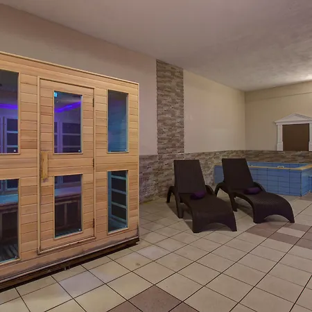 Hotel Canifor 4*