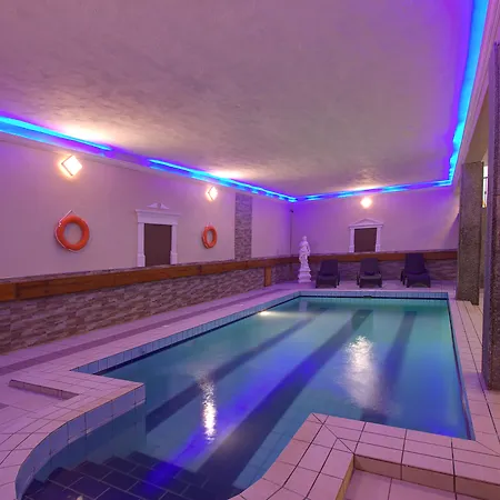 Canifor Hotel