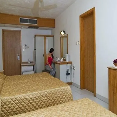 Canifor Hotel St. Paul's Bay